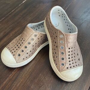 Girls Native Shoes. Sparkly Rose Gold. Size 7T